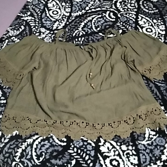 Off shoulder top - Picture 1 of 6